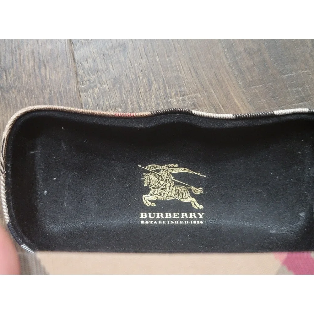 Burberry Nova Check Pattern Hard Eyeglass Case‎